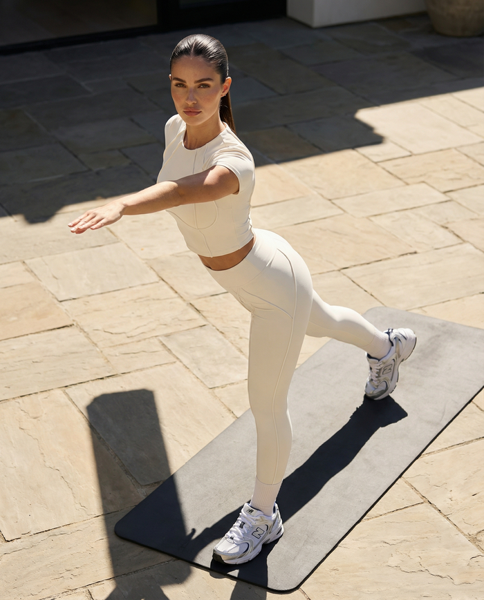 Women's Activewear Set – Sculpting Crop Top & Leggings